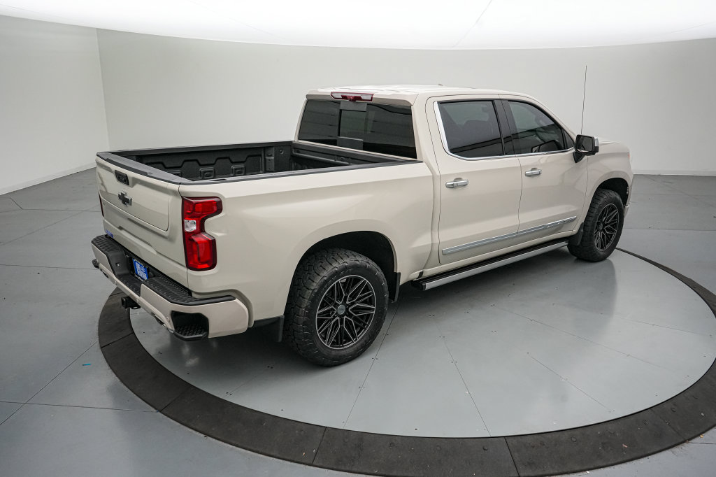 Used 2026 Chevrolet Silverado 1500 High Country AWD/4WD image 4