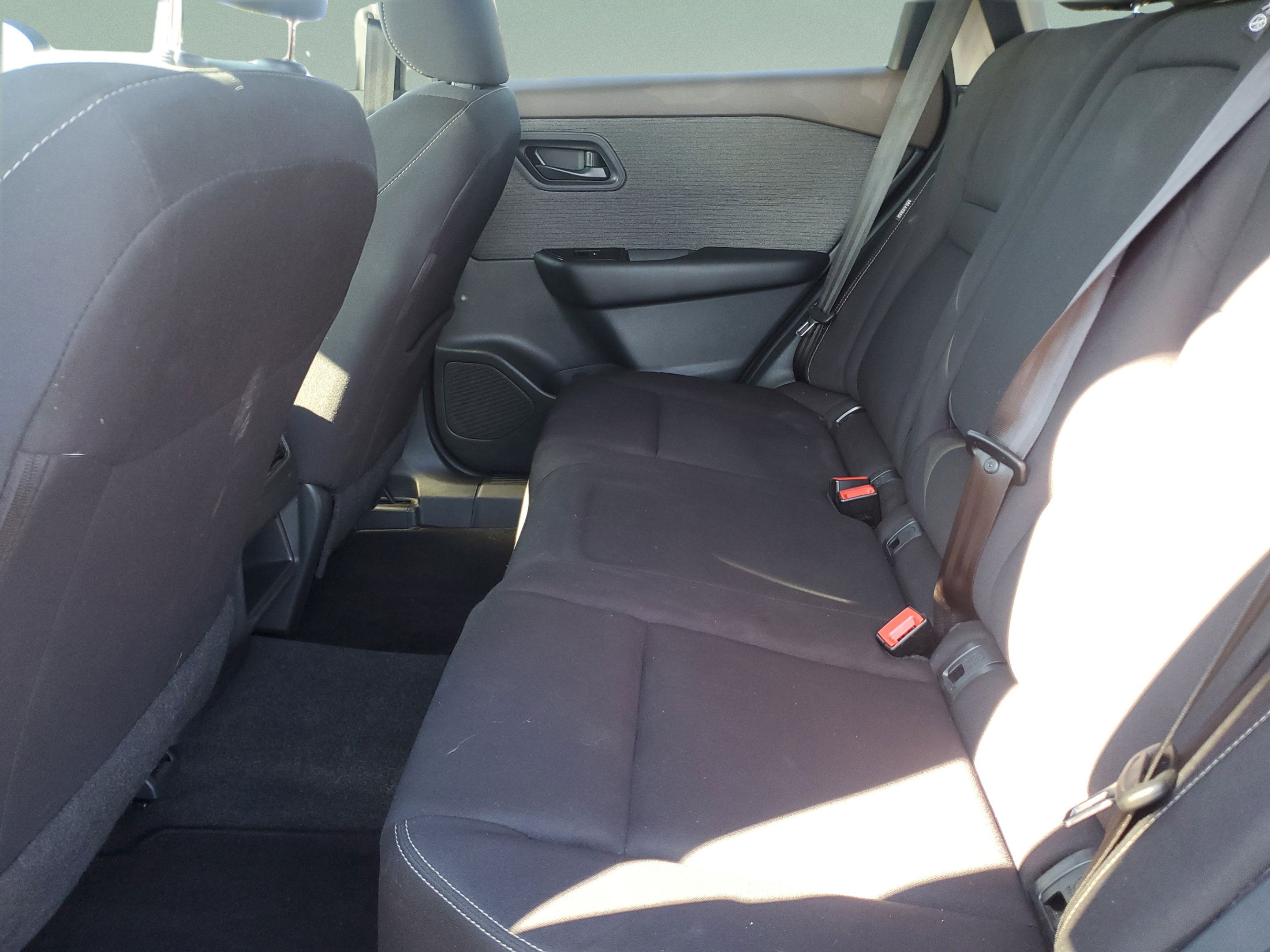 Used 2023 Nissan Rogue S FWD image 8