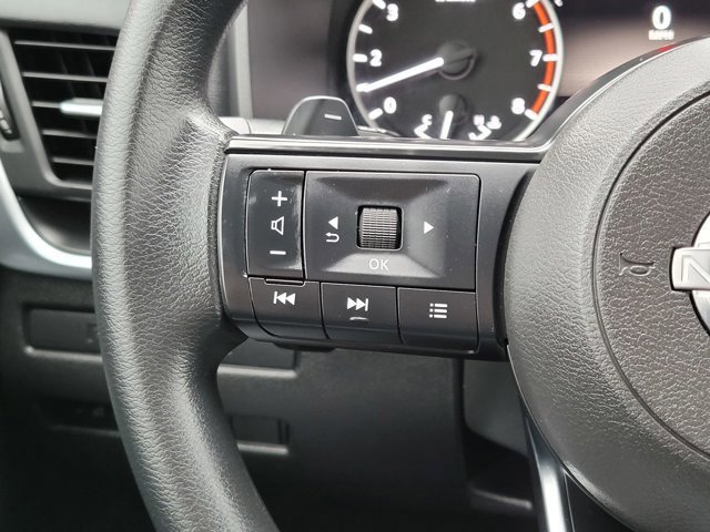 Used 2023 Nissan Rogue S image 25