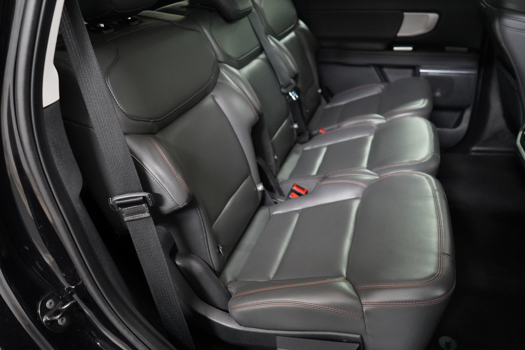 Certified 2025 Ford Expedition Active AWD/4WD image 23