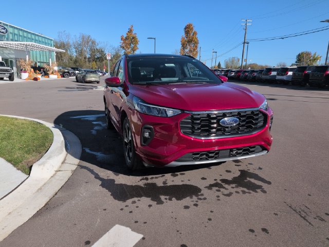 Certified 2023 Ford Escape ST-Line Select w/ Tech Pack #2 AWD/4WD image 7