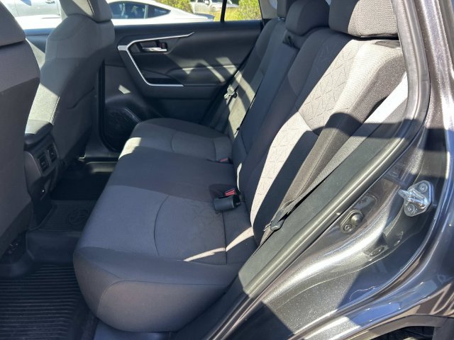 Used 2021 Toyota RAV4 XLE w/ Convenience Package FWD image 21