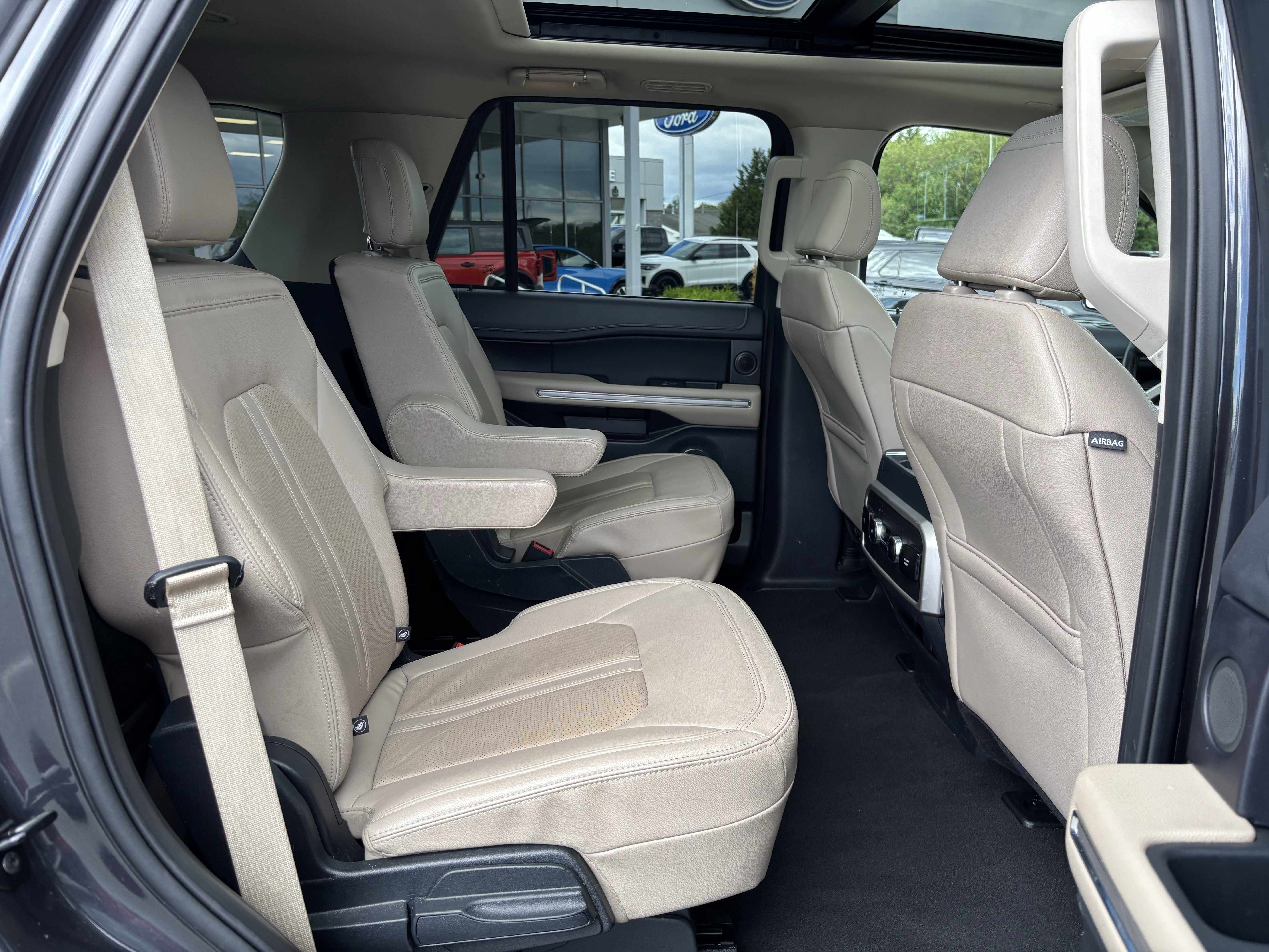 Certified 2024 Ford Expedition Limited AWD/4WD image 37