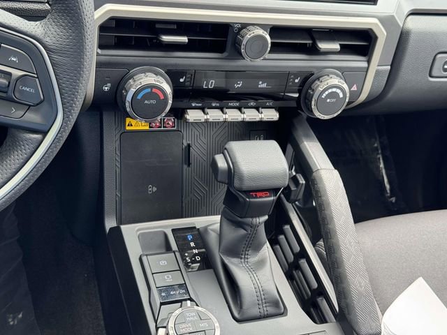Used 2025 Toyota Tacoma TRD Off-Road w/ TRD Off Road Upgrade Package AWD/4WD image 21