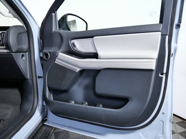 Certified 2025 Ford Expedition Active AWD/4WD image 9