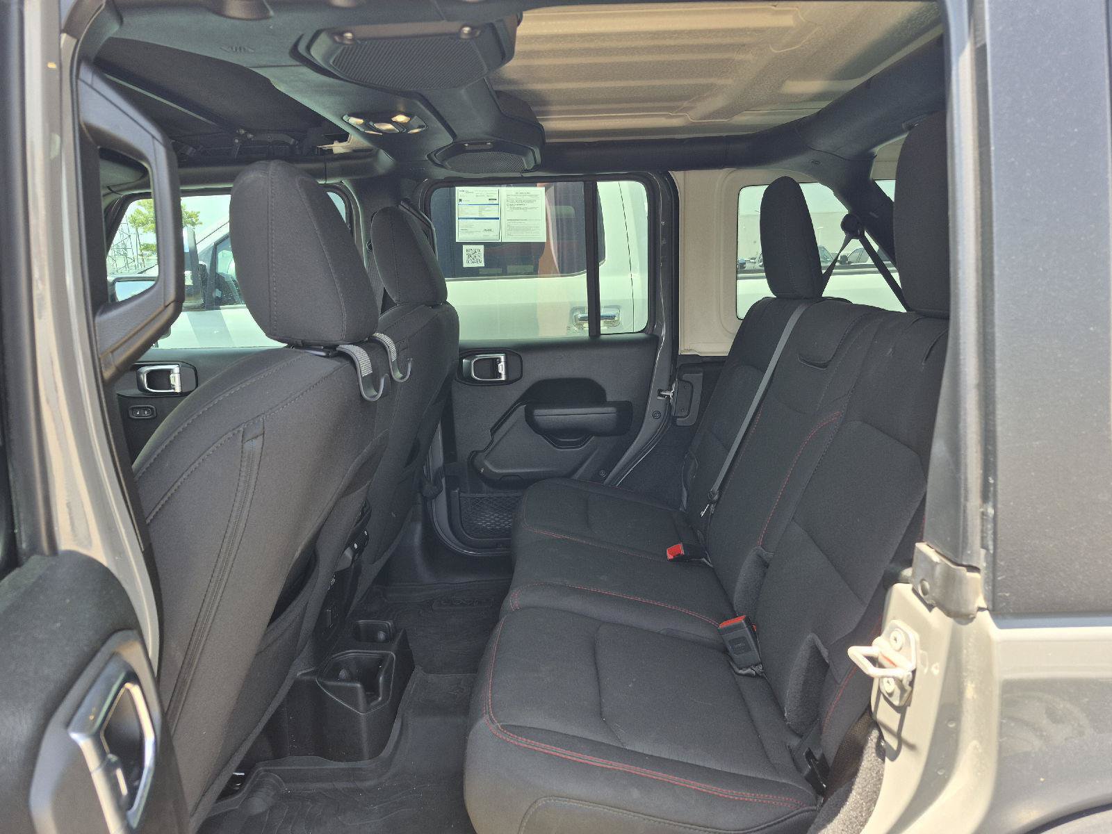 Used 2023 Jeep Wrangler Unlimited Rubicon AWD/4WD image 8