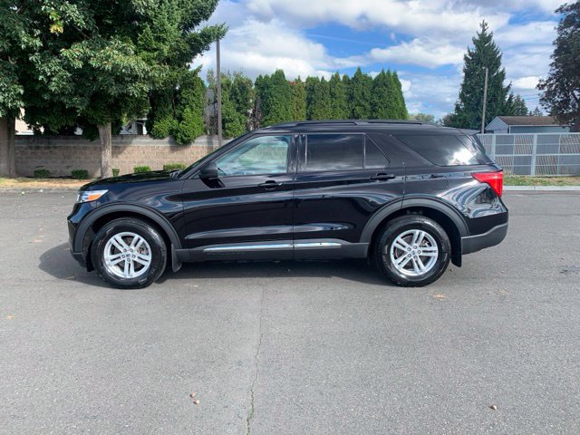 Certified 2024 Ford Explorer XLT w/ Class IV Trailer Tow Package AWD/4WD image 2