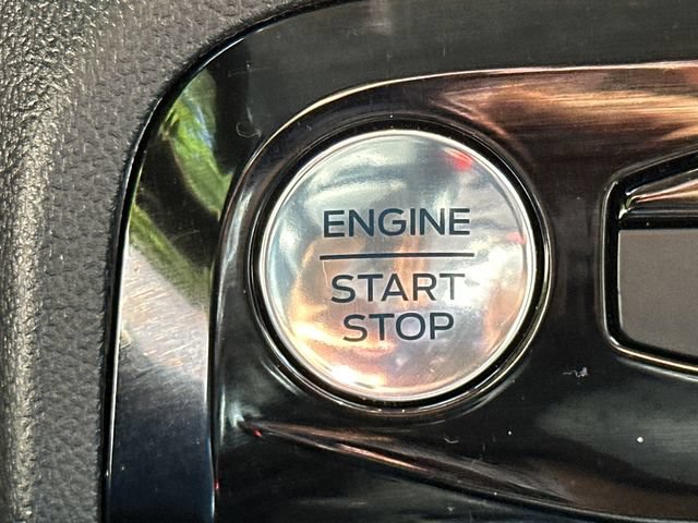 Certified 2025 Ford Escape Platinum AWD/4WD image 37