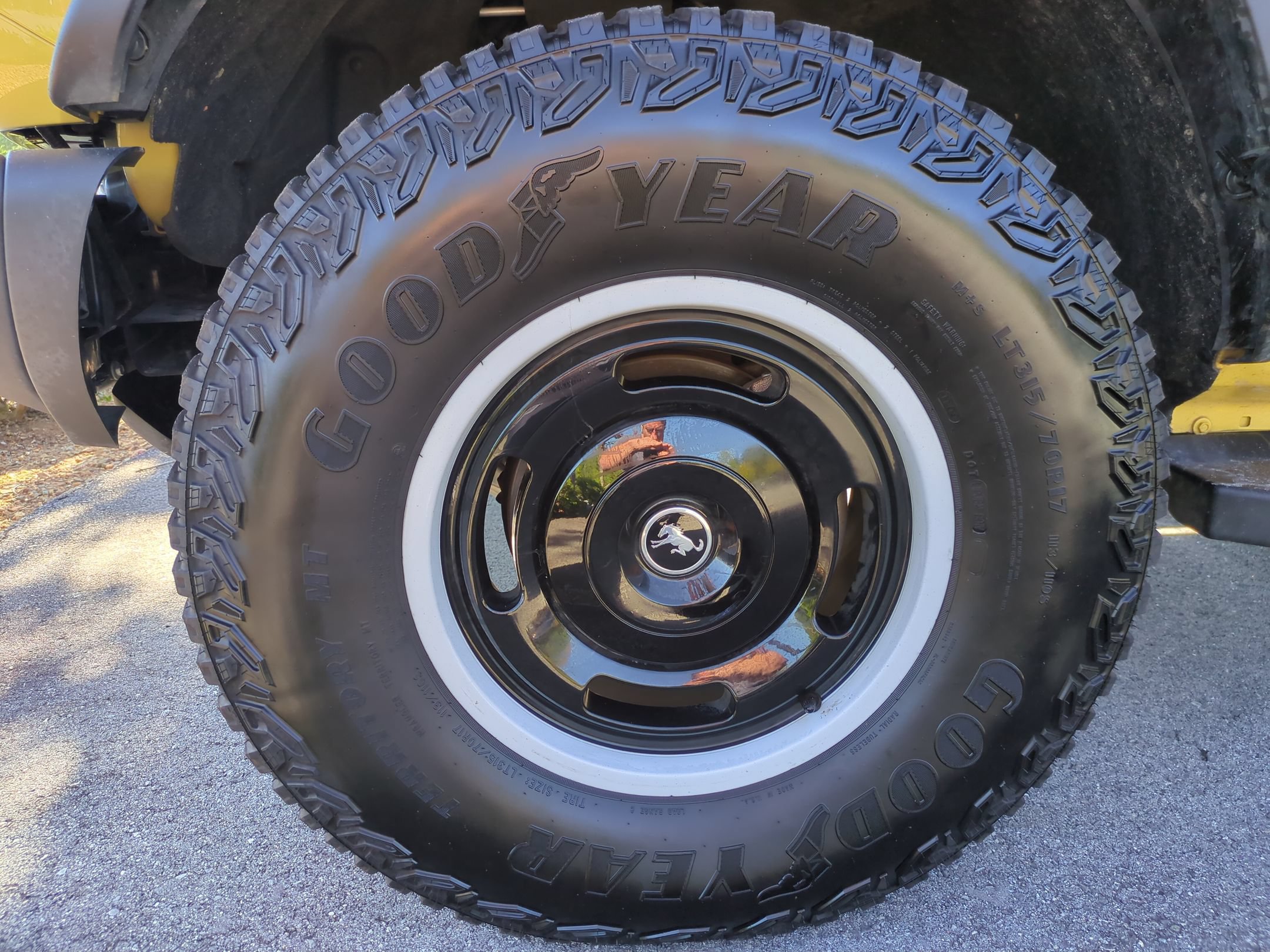 Certified 2023 Ford Bronco Heritage Edition AWD/4WD image 9