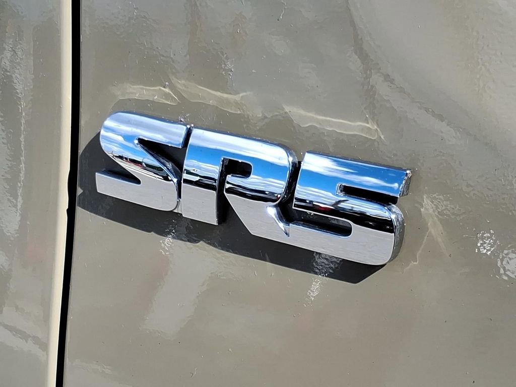 Used 2020 Toyota Tacoma SR5 w/ Technology Package AWD/4WD image 3