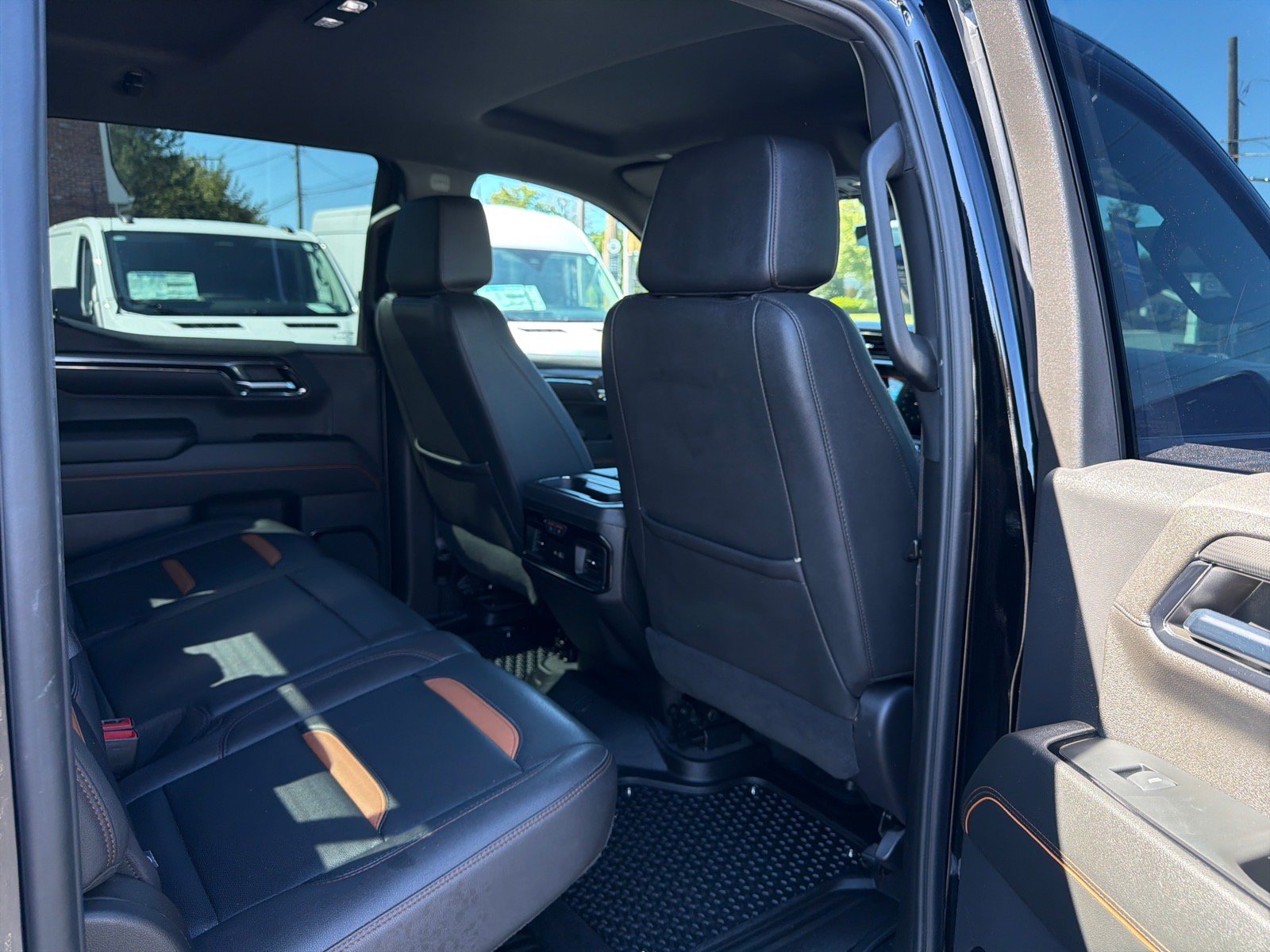 Used 2023 GMC Sierra 1500 AT4 w/ Technology Package AWD/4WD image 35