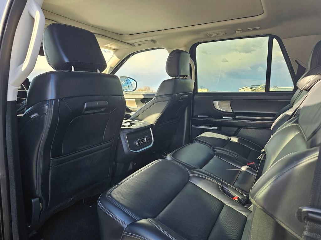 Certified 2025 Ford Expedition Max Platinum image 11