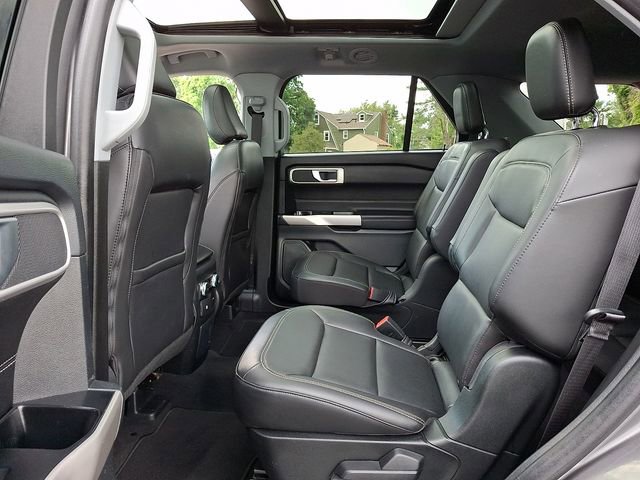 Certified 2023 Ford Explorer XLT w/ Equipment Group 202A AWD/4WD image 10