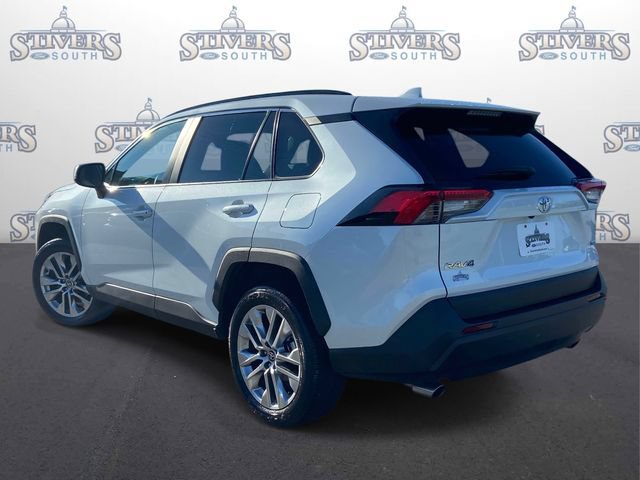 Used 2025 Toyota RAV4 XLE Premium FWD image 5