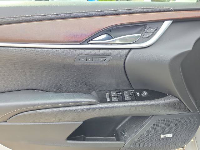 Used 2019 Cadillac XTS Luxury FWD image 17