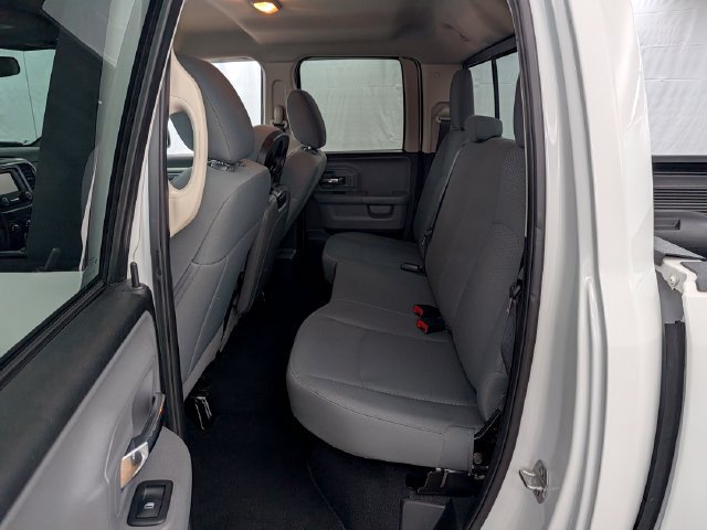 Used 2018 RAM 1500 Classic SLT AWD/4WD image 17