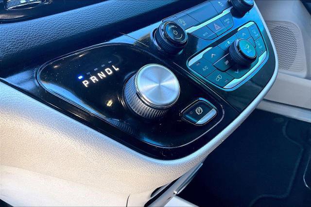 Used 2022 Chrysler Voyager LX image 17