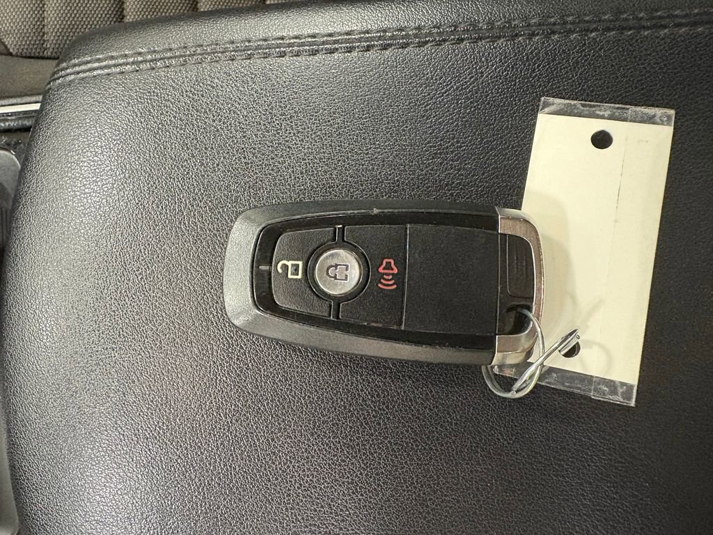 Certified 2019 Ford Edge SE image 32