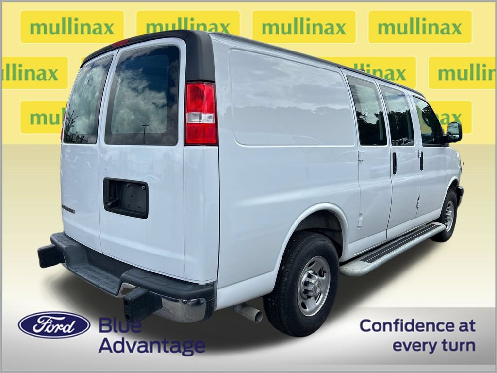 Used 2025 Chevrolet Express 2500 w/ Driver Convenience Package RWD image 2