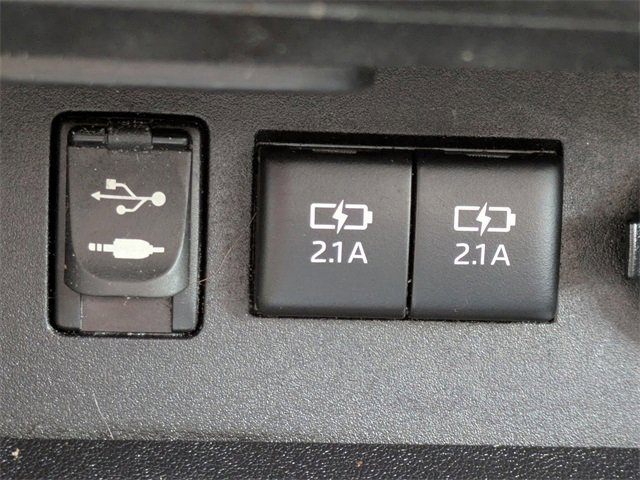 Used 2018 Toyota Highlander XLE image 22