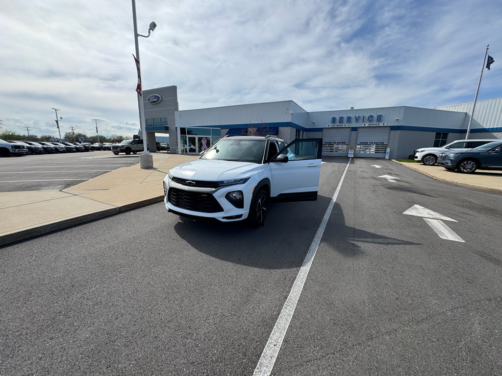 Used 2022 Chevrolet TrailBlazer RS w/ Technology Package AWD/4WD image 35