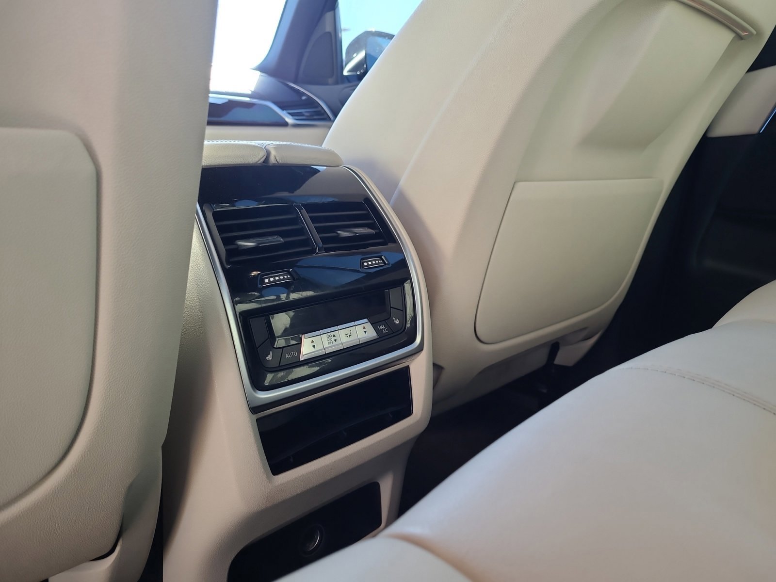 Used 2020 BMW X5 xDrive40i w/ Convenience Package image 31