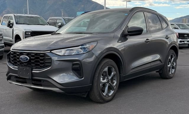 Certified 2025 Ford Escape ST-Line AWD/4WD image 2