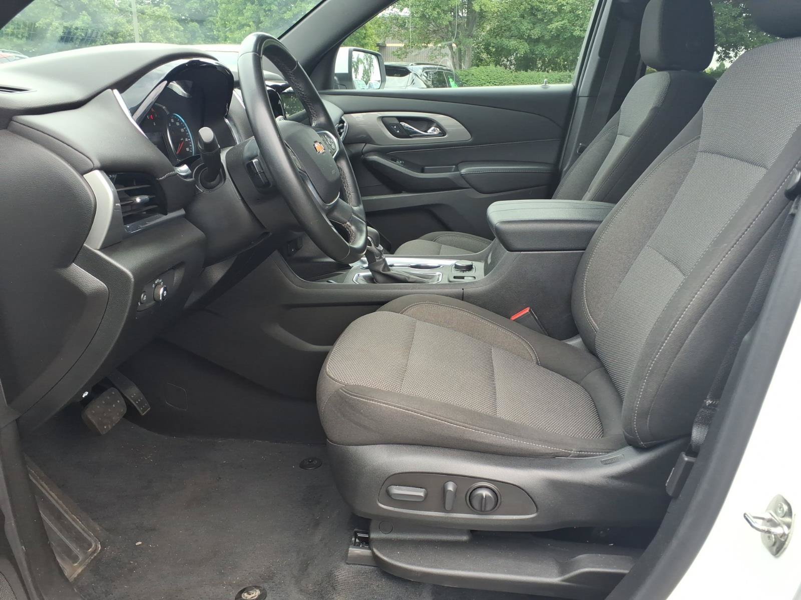 Used 2023 Chevrolet Traverse LT FWD image 21
