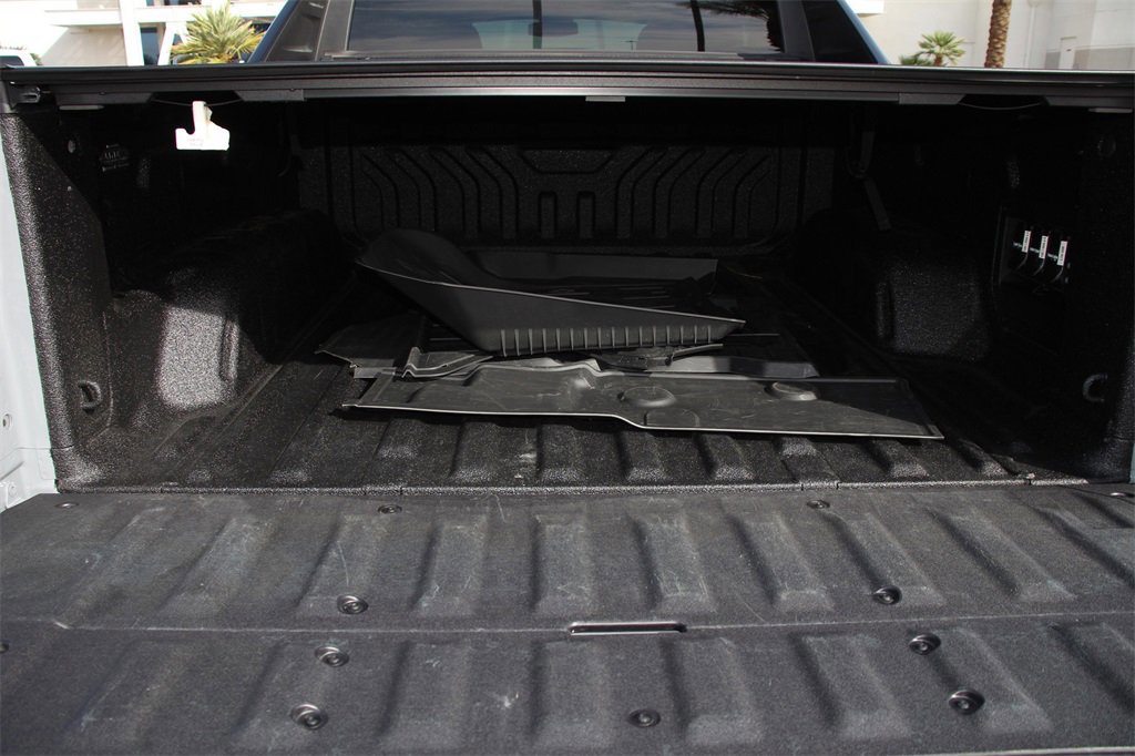 Used 2025 Chevrolet Silverado EV LT image 23