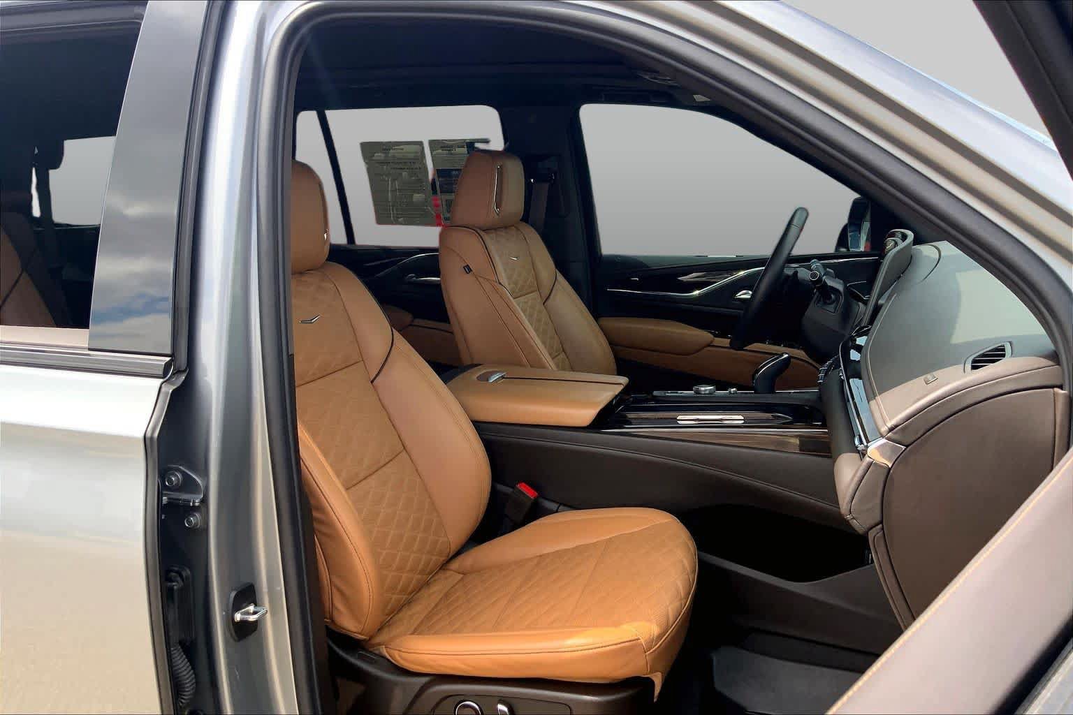 Used 2024 Cadillac Escalade Sport w/ LPO, ONYX Package AWD/4WD image 9