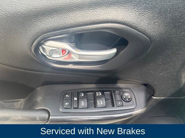 Used 2017 Jeep Cherokee Limited FWD image 12