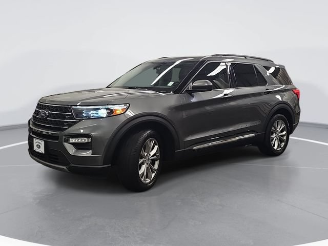 Certified 2023 Ford Explorer XLT w/ Equipment Group 202A RWD image 7