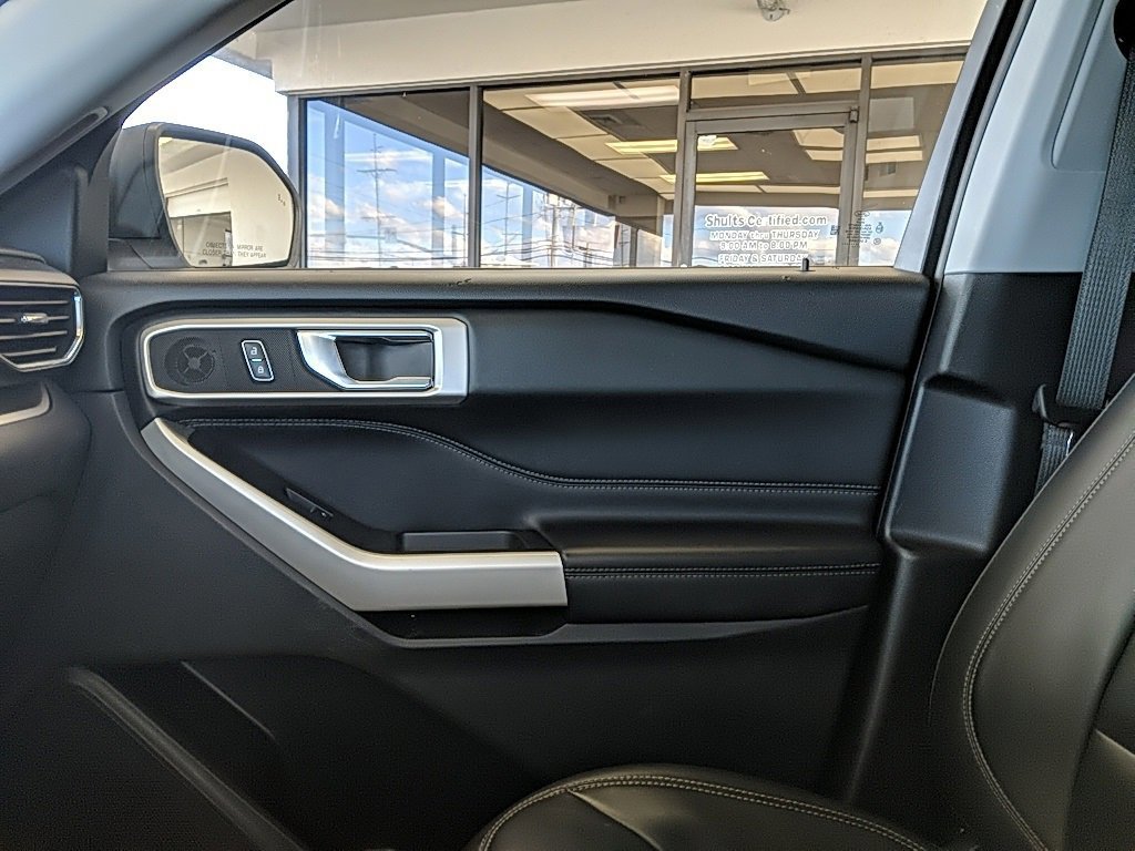 Certified 2022 Ford Explorer XLT w/ Equipment Group 202A image 23