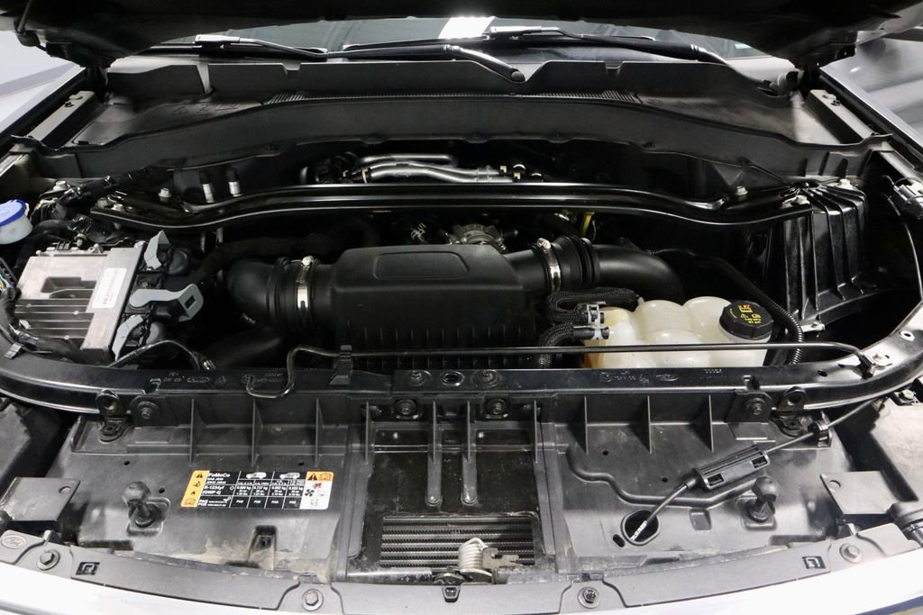 Certified 2022 Ford Explorer Platinum w/ Equipment Group 601A image 18