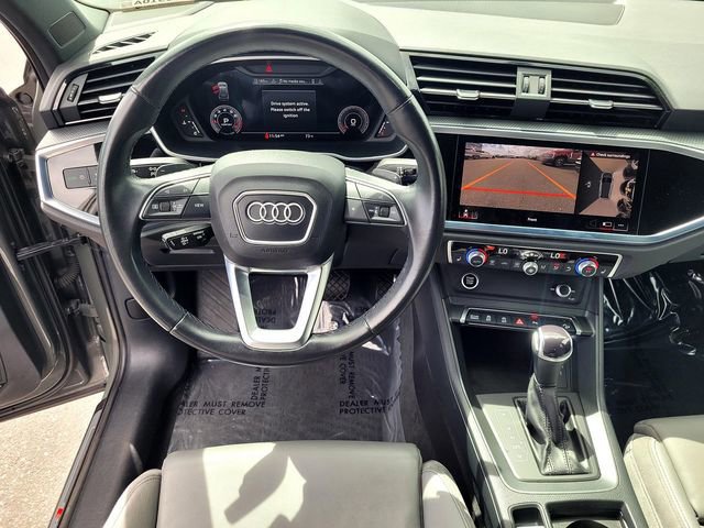 Used 2022 Audi Q3 2.0T Premium Plus w/ Premium Plus Package AWD/4WD image 9