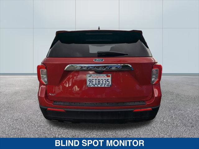 Certified 2022 Ford Explorer XLT image 3