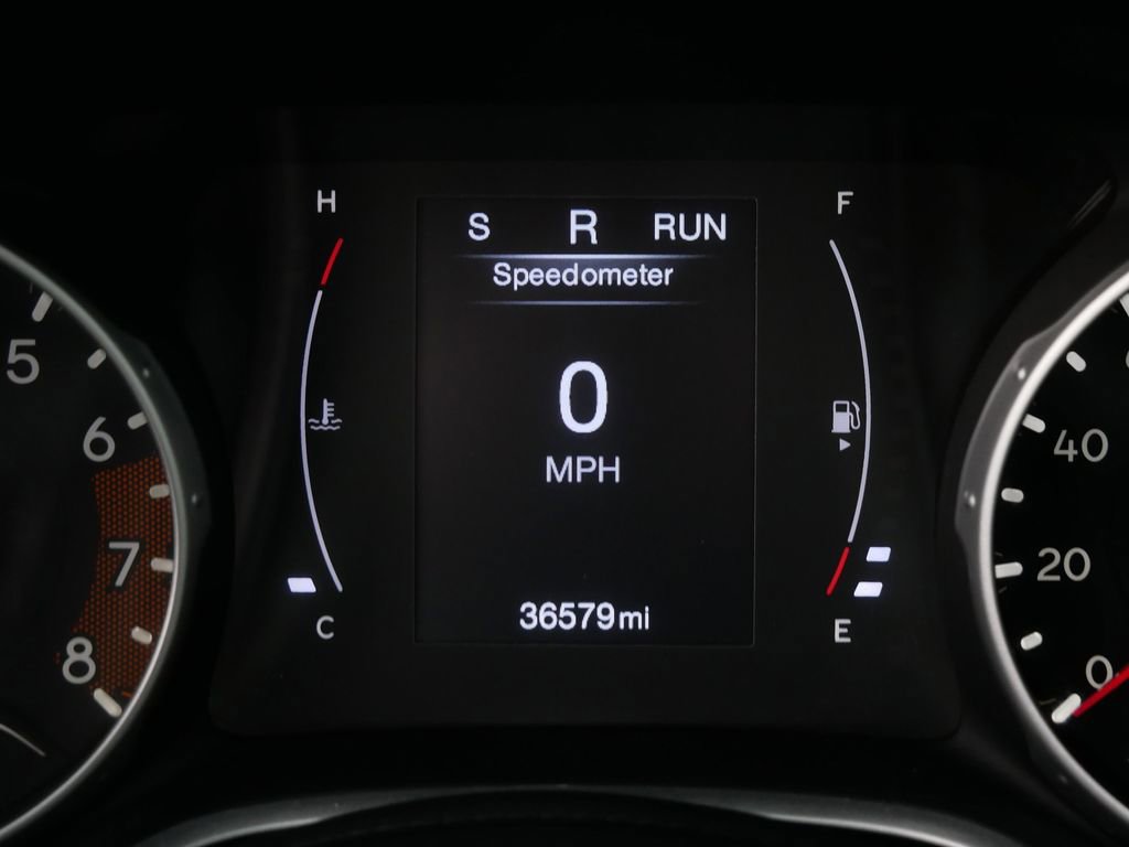 Used 2018 Jeep Compass Latitude w/ Cold Weather Group AWD/4WD image 29