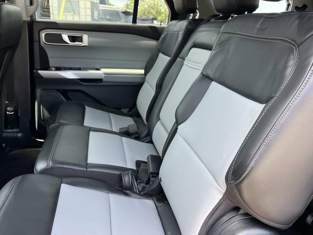 Certified 2023 Ford Explorer XLT w/ Equipment Group 202A AWD/4WD image 25