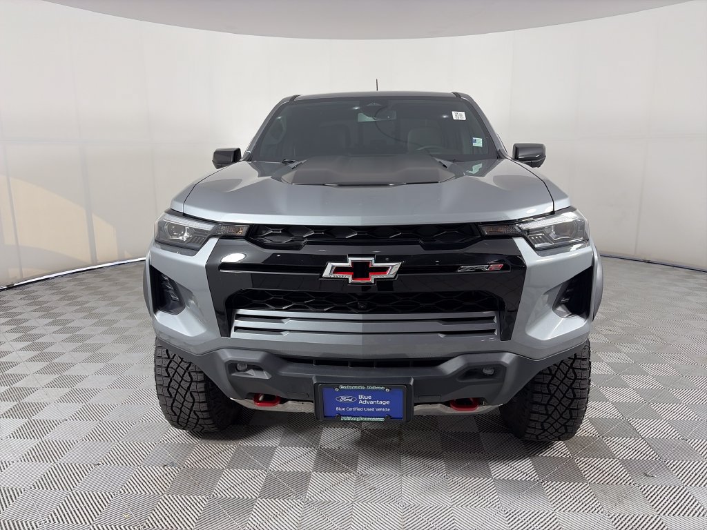 Used 2025 Chevrolet Colorado ZR2 w/ Technology Package AWD/4WD image 2