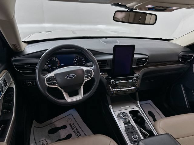 Certified 2023 Ford Explorer Limited w/ Limited Technology Package AWD/4WD image 32