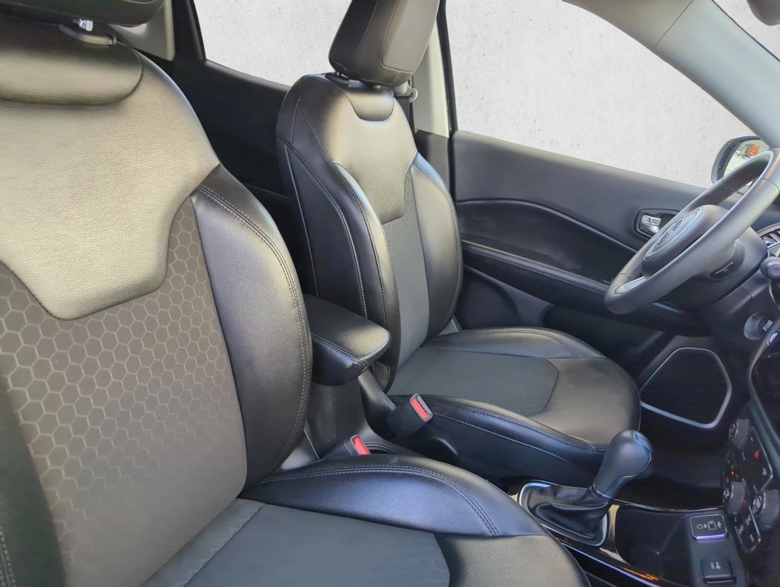 Used 2021 Jeep Compass Latitude FWD image 25