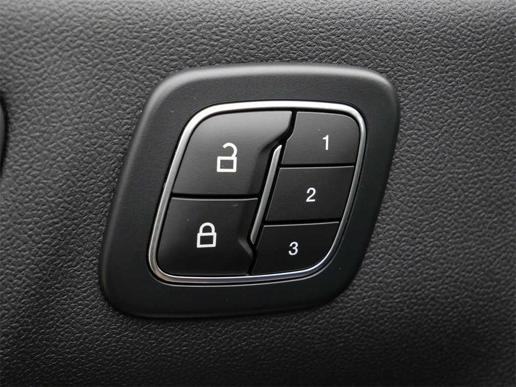 Certified 2024 Ford Escape Platinum image 16