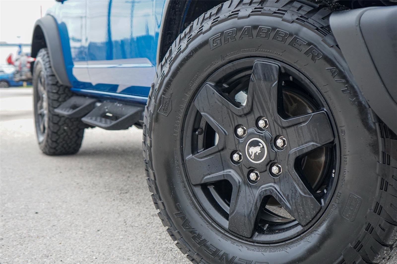 Certified 2024 Ford Bronco Black Diamond image 7