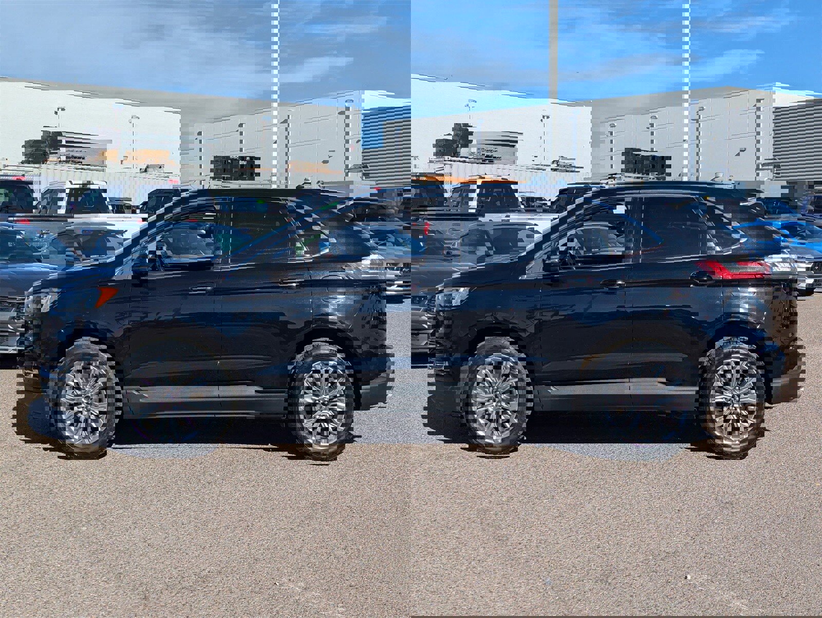 Certified 2024 Ford Edge Titanium image 2