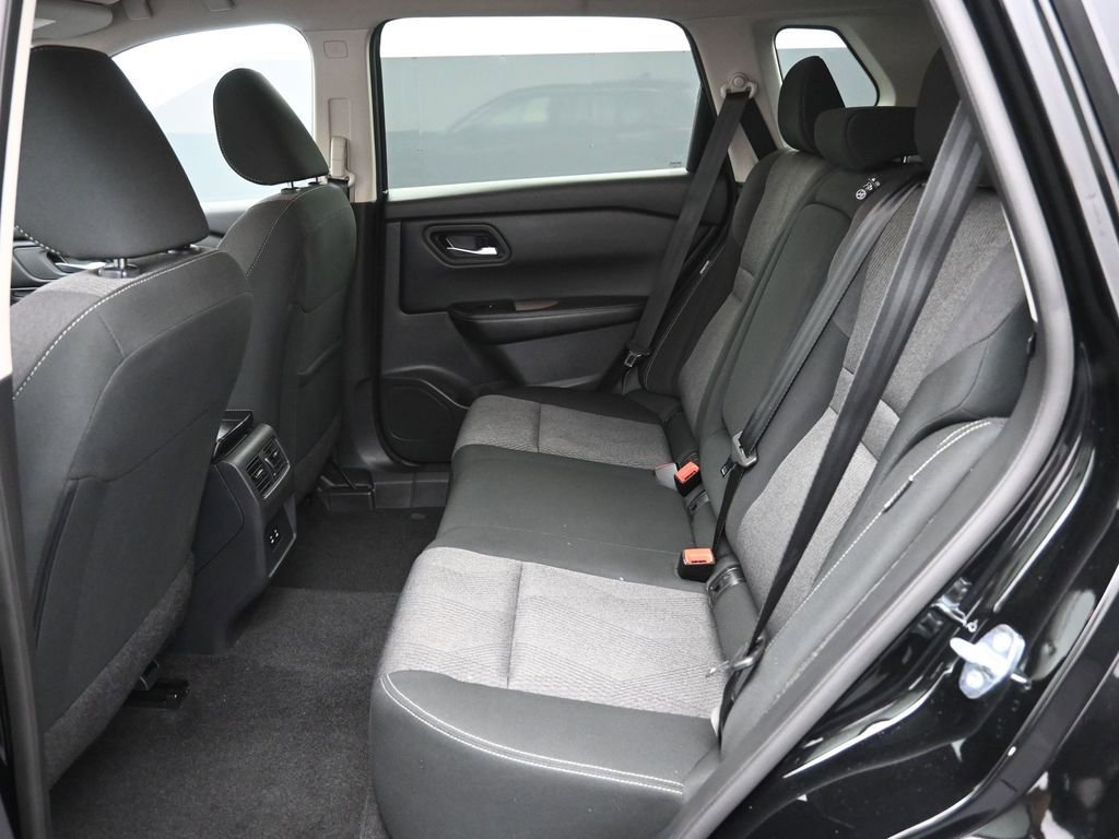 Used 2025 Nissan Rogue SV image 26