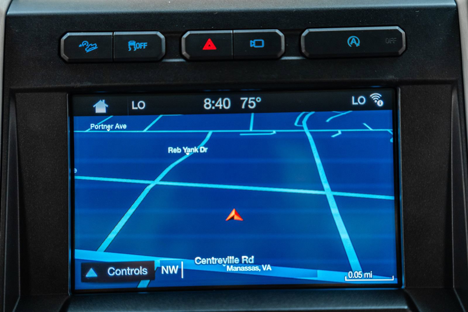 Certified 2018 Ford F150 Platinum w/ Equipment Group 701A Luxury image 33