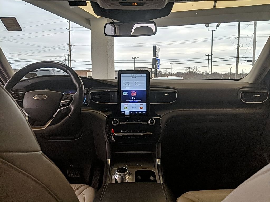 Certified 2022 Ford Explorer Platinum w/ Equipment Group 601A image 13