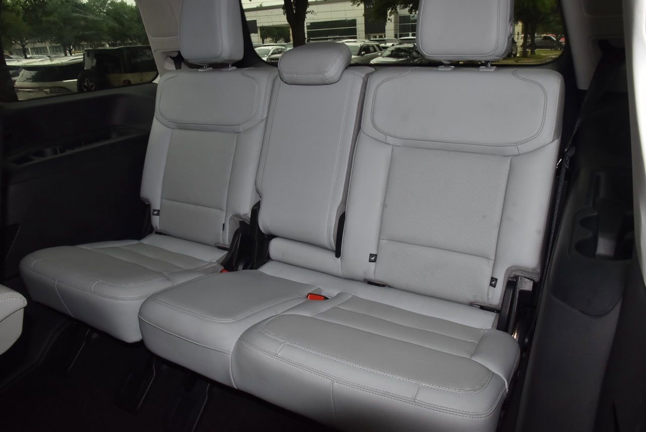 Certified 2025 Ford Expedition Platinum AWD/4WD image 16