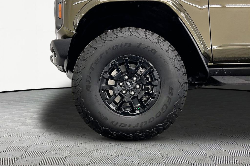 Certified 2025 Ford Bronco Raptor w/ Interior Carbon Fiber Pack AWD/4WD image 9