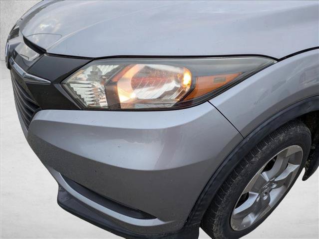 Used 2018 Honda HR-V LX image 9